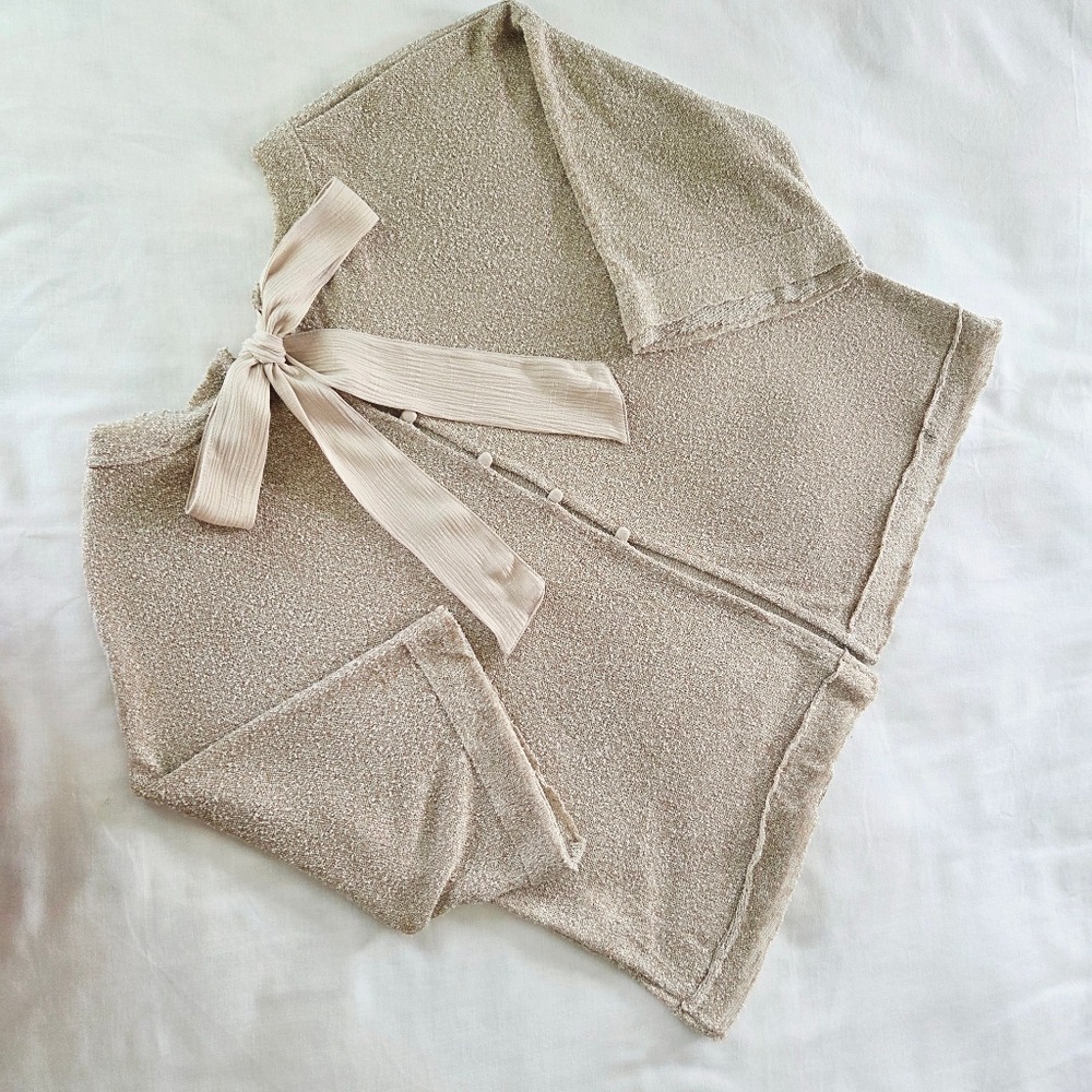 Kye Mi‎ Oversized Open Button Back Bow French Terry 1/2 Sleeve Sweater Tan Small